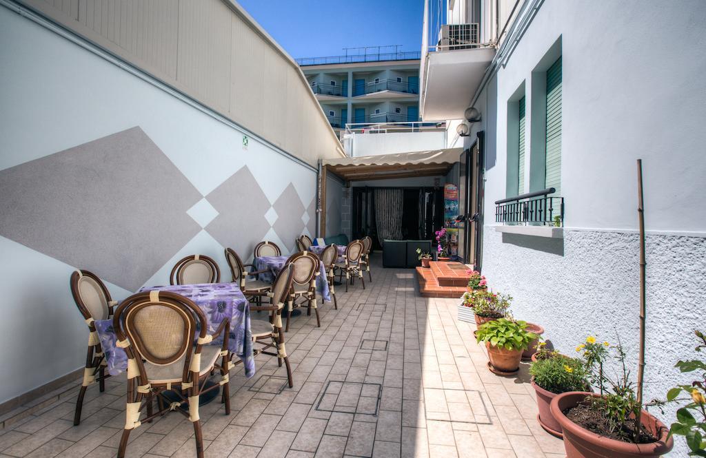 Hotel Villa Maria Rimini Exterior photo